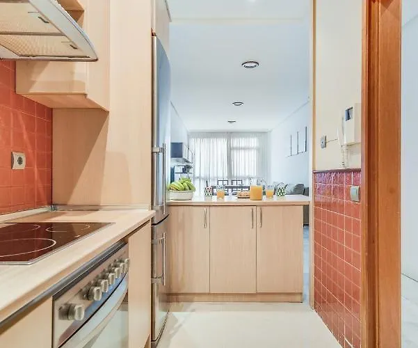 Home2book Comfy Center Triana *