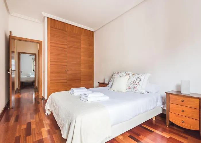 Home2book Comfy Center Triana Apartament *